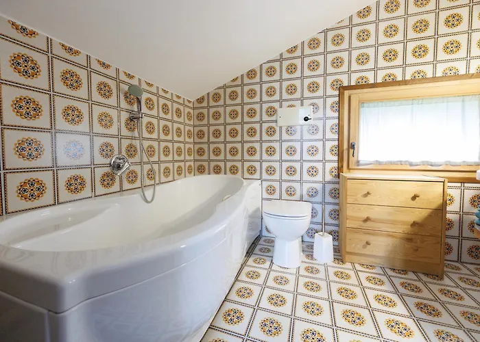 Casa Cesi 1, Luminoso Con Giardino Μπόρμιο