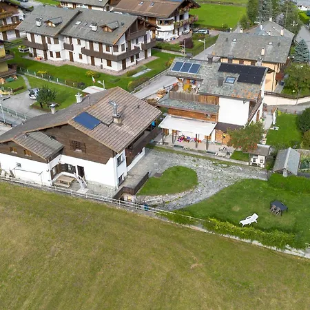 アパート Casa Cesi 1, Luminoso Con Giardino ボルミオ